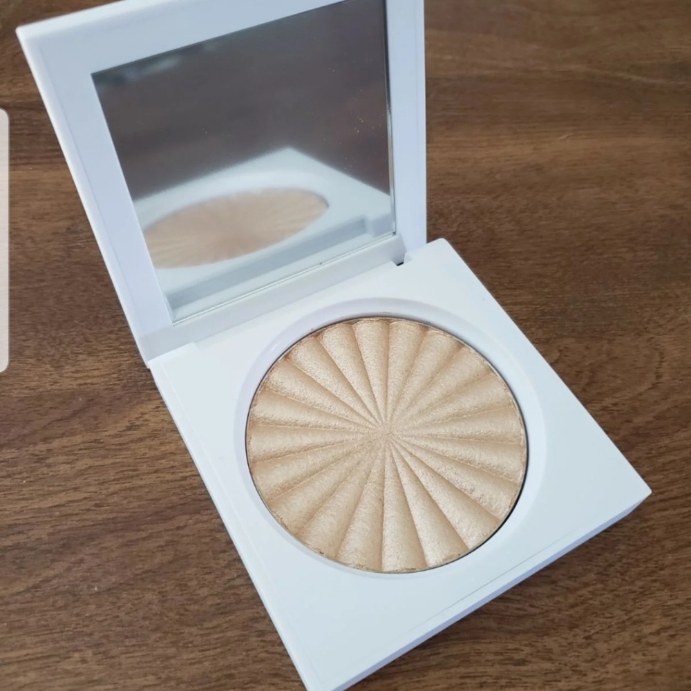 BNWT Ofra Highlighter In Rodeo Drive